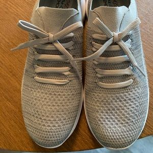 Two pair Women’s Skechers stretch sneakers